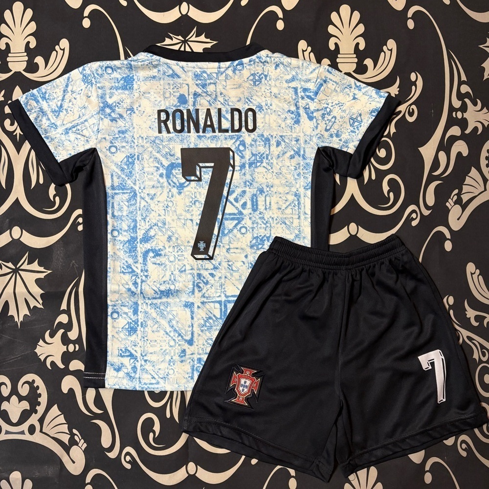 Medium Ronaldo Kids Soccer Jersey Portugal Footballer Blue away Kit - Size 26 - Picture 7 of 8